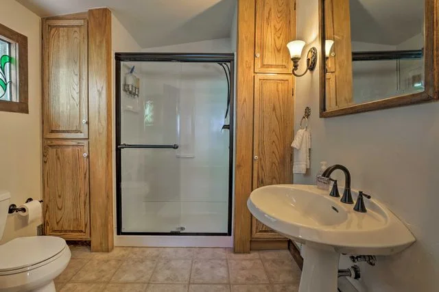 Main floor primary bathroom